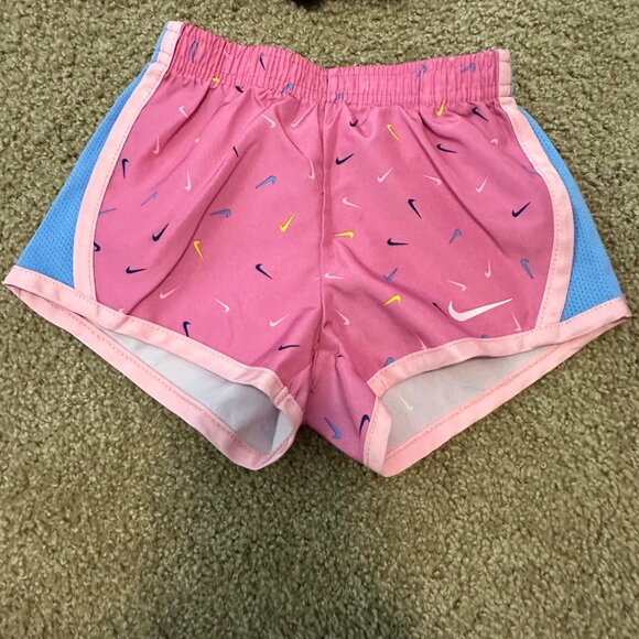 Nike Girls 2 Pack - Pink Shorts & Black Skirt Combo - Picture 3 of 4